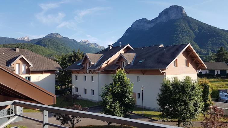 Appartement Plein Centre Village, Vue Montagnes, Proximite Immediate Lac Дусар Екстериор снимка